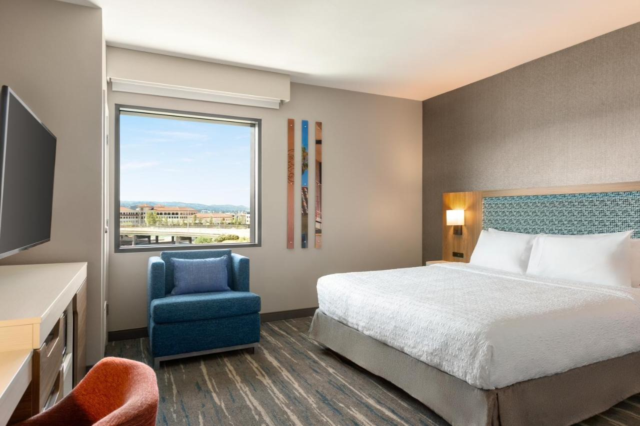 Hampton Inn & Suites San Mateo-San Francisco Airport Exterior photo