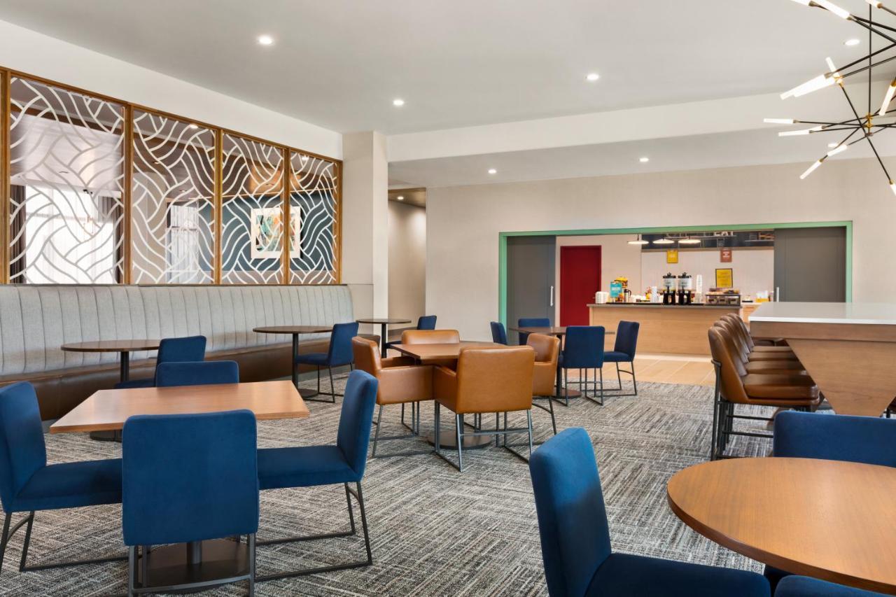 Hampton Inn & Suites San Mateo-San Francisco Airport Exterior photo